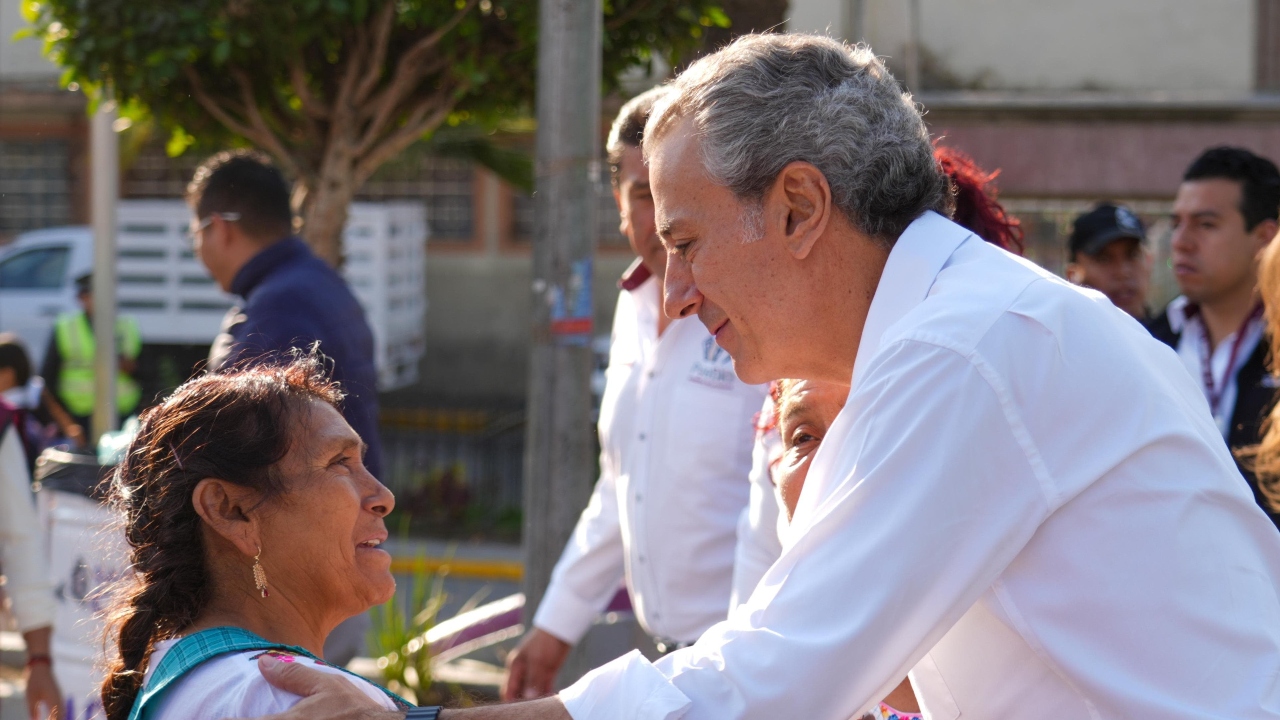 Pepe Chedraui escucha a la ciudadanía de San Miguel Canoa