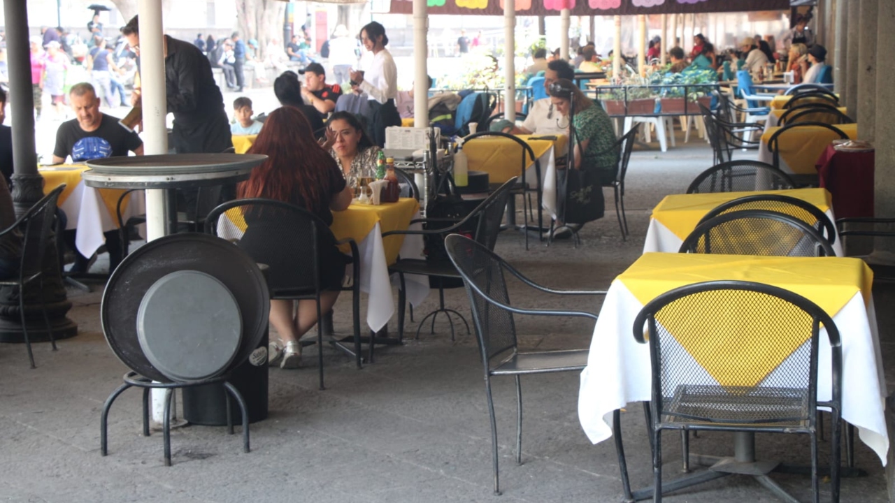 Prevén restaurantes poblanos alza en ventas por el 10 de mayo