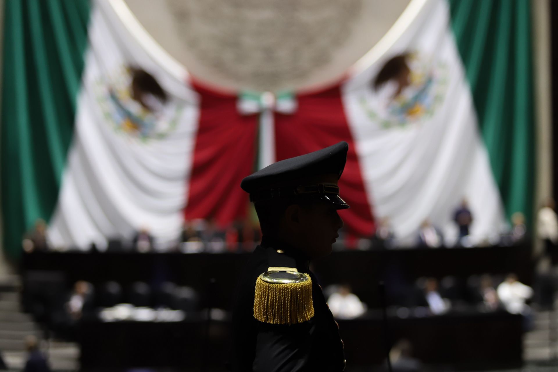Diputados aprueban que la Guardia Nacional quede bajo mando militar y militares puedan competir en elecciones
