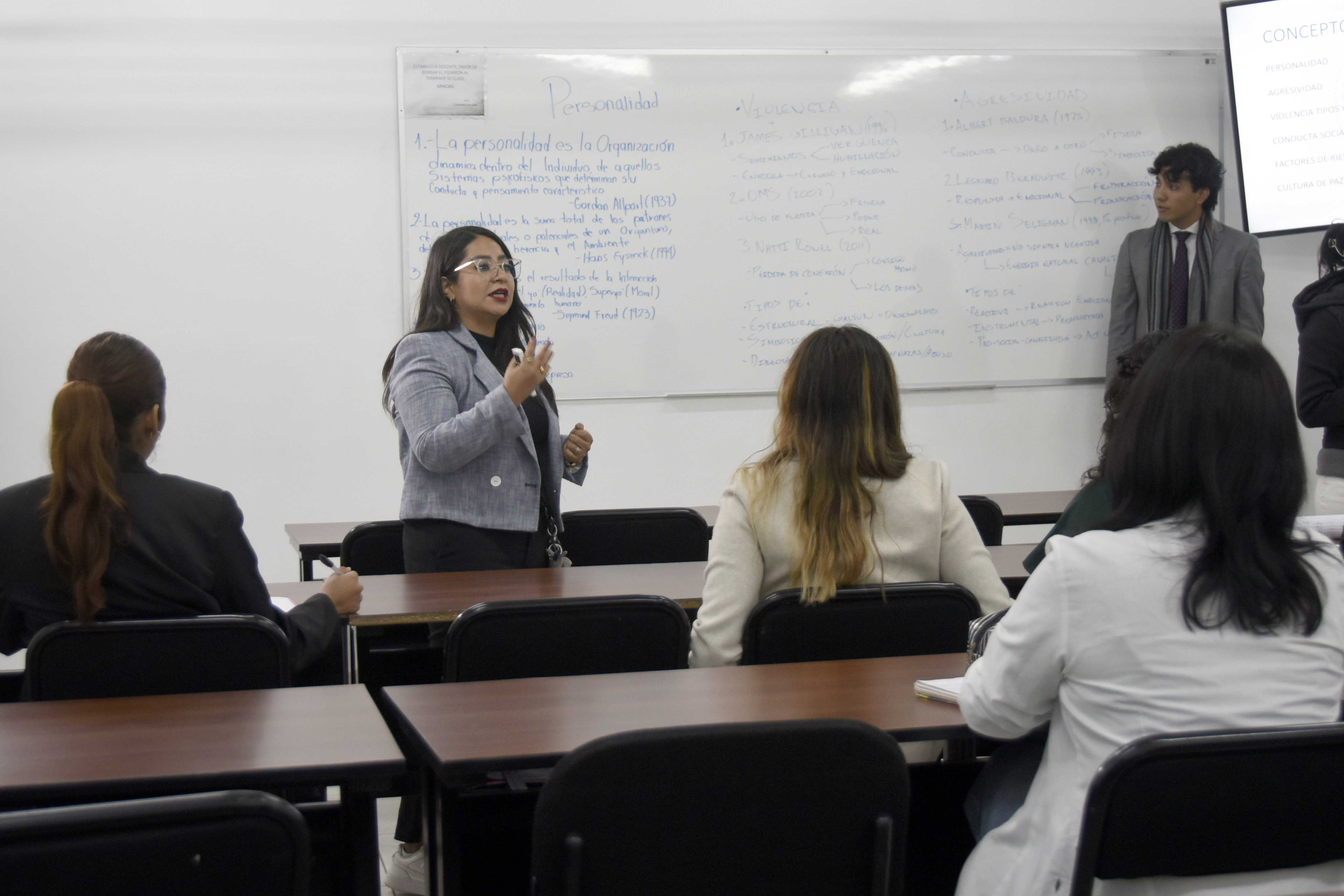 BUAP incrementa bonos para docentes por asignatura