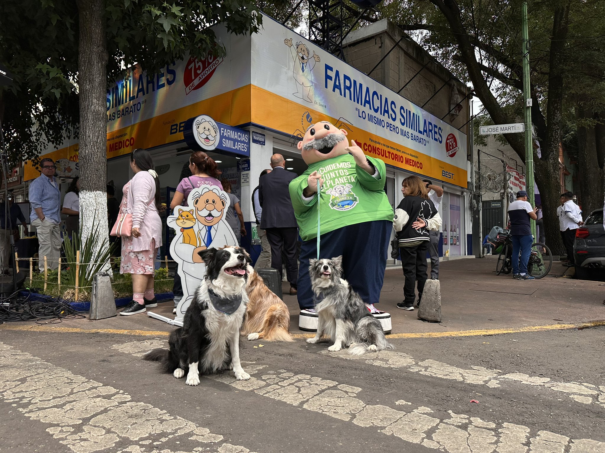 Farmacias Similares inaugura primera clínica veterinaria ‘SimiPet Care’ en CDMX