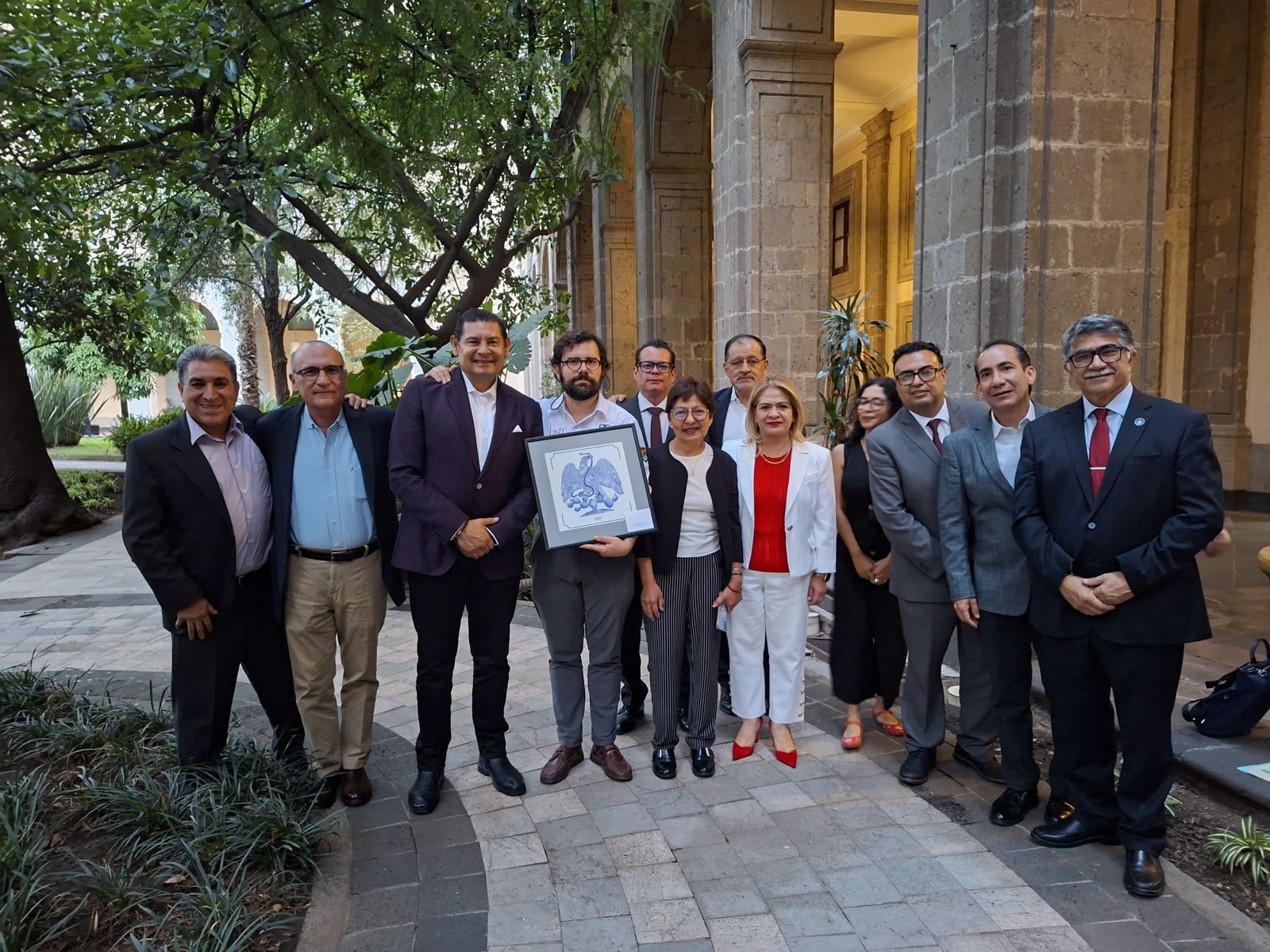 IMSS-Bienestar y Gobierno de Puebla activarán 50 quirófanos como hospitales-escuela para reforzar la salud pública