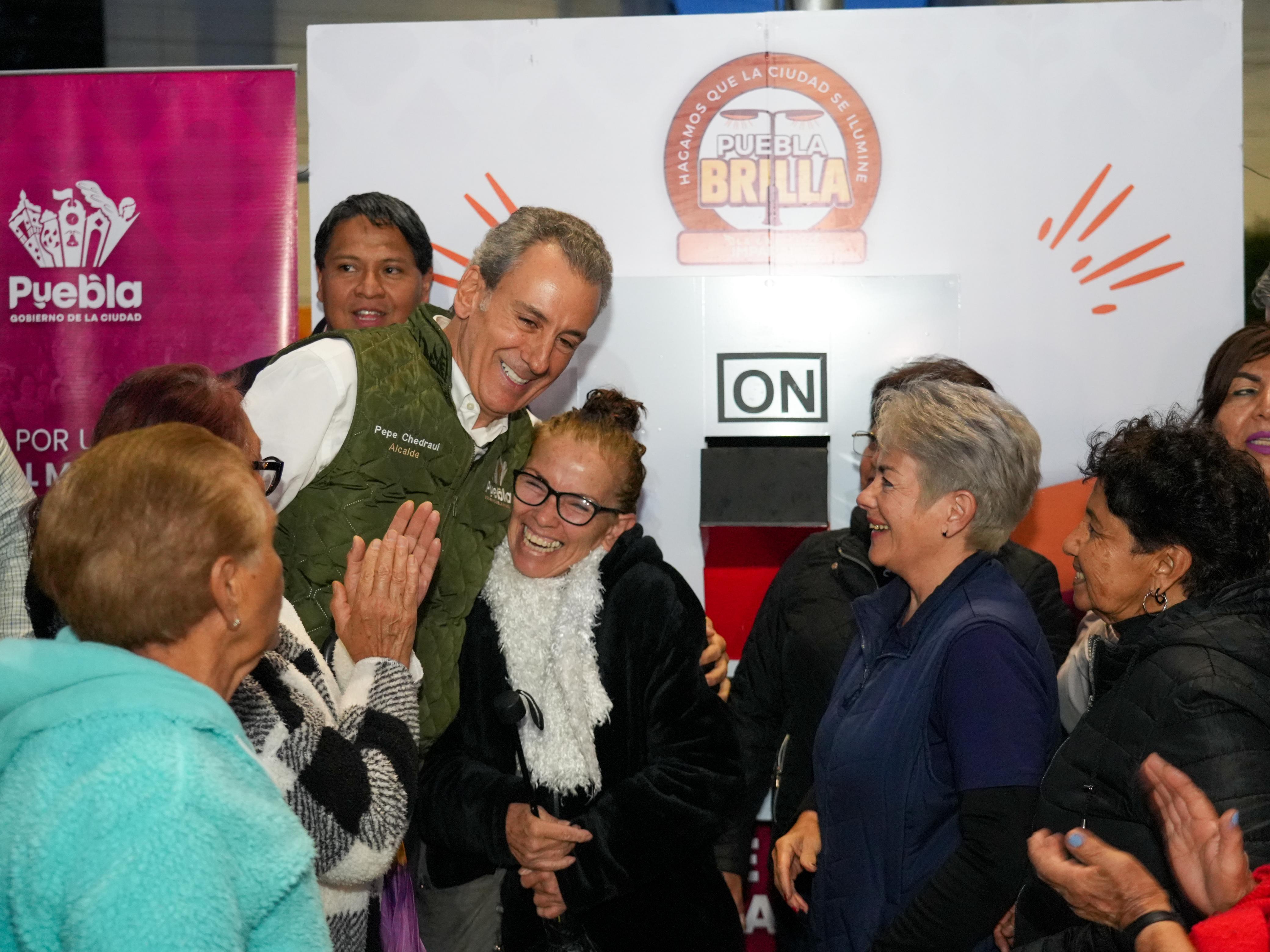 Loma Bella ya cuenta con alumbrado LED gracias a Puebla Brilla