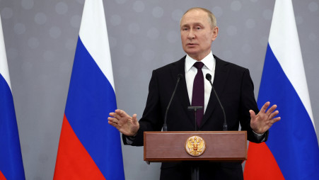 Putin advierte sobre riesgo de guerra global pero descarta intervención directa de Rusia
