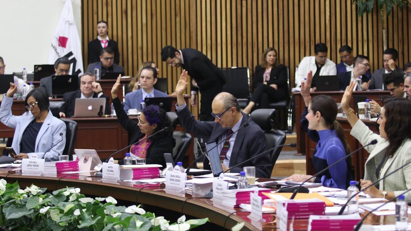 Sheinbaum acusa al INE de emitir resoluciones contradictorias y pide al TEPJF intervenir