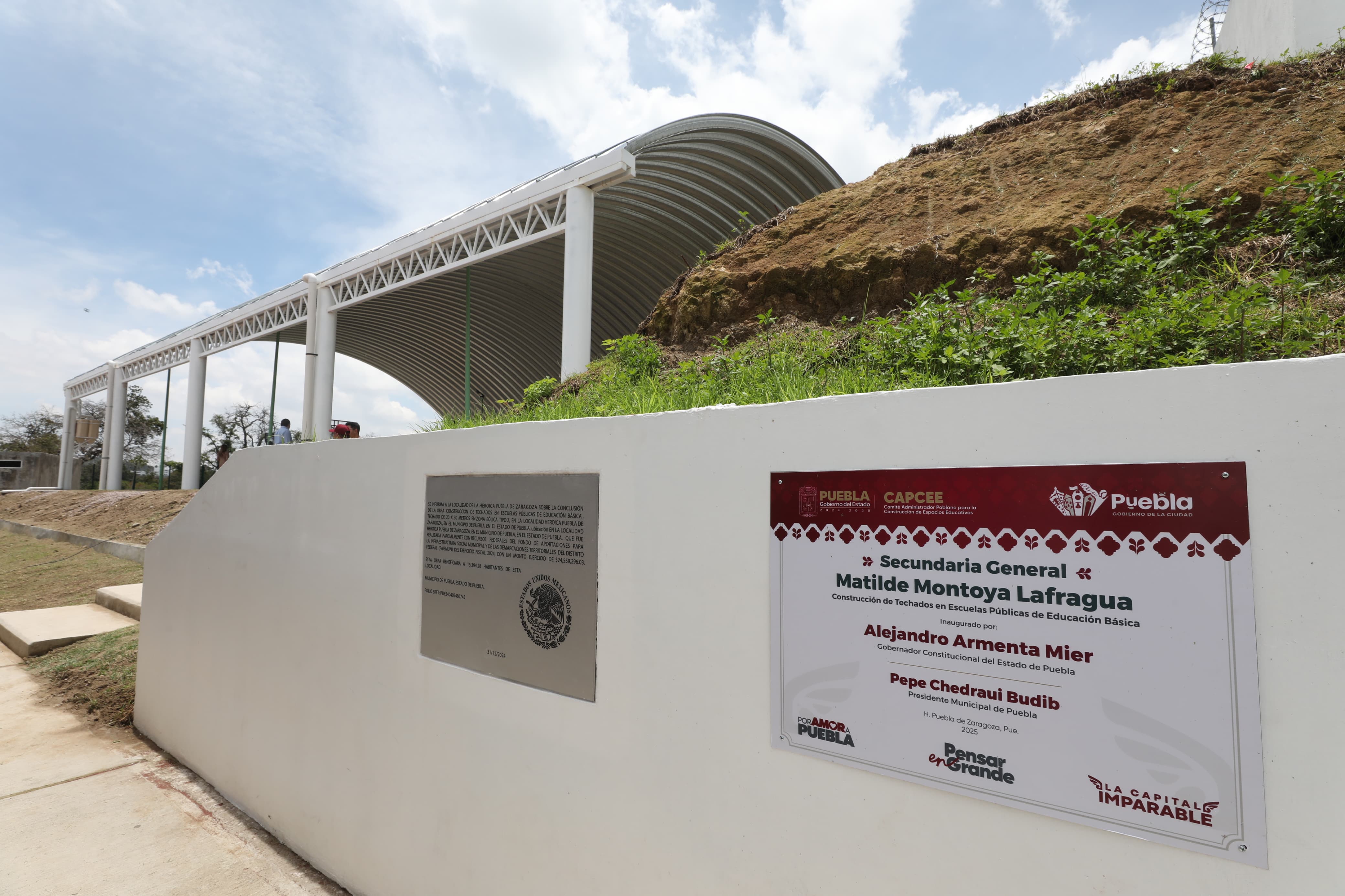 Pepe Chedraui entrega nueva infraestructura educativa con captación pluvial en Puebla capital