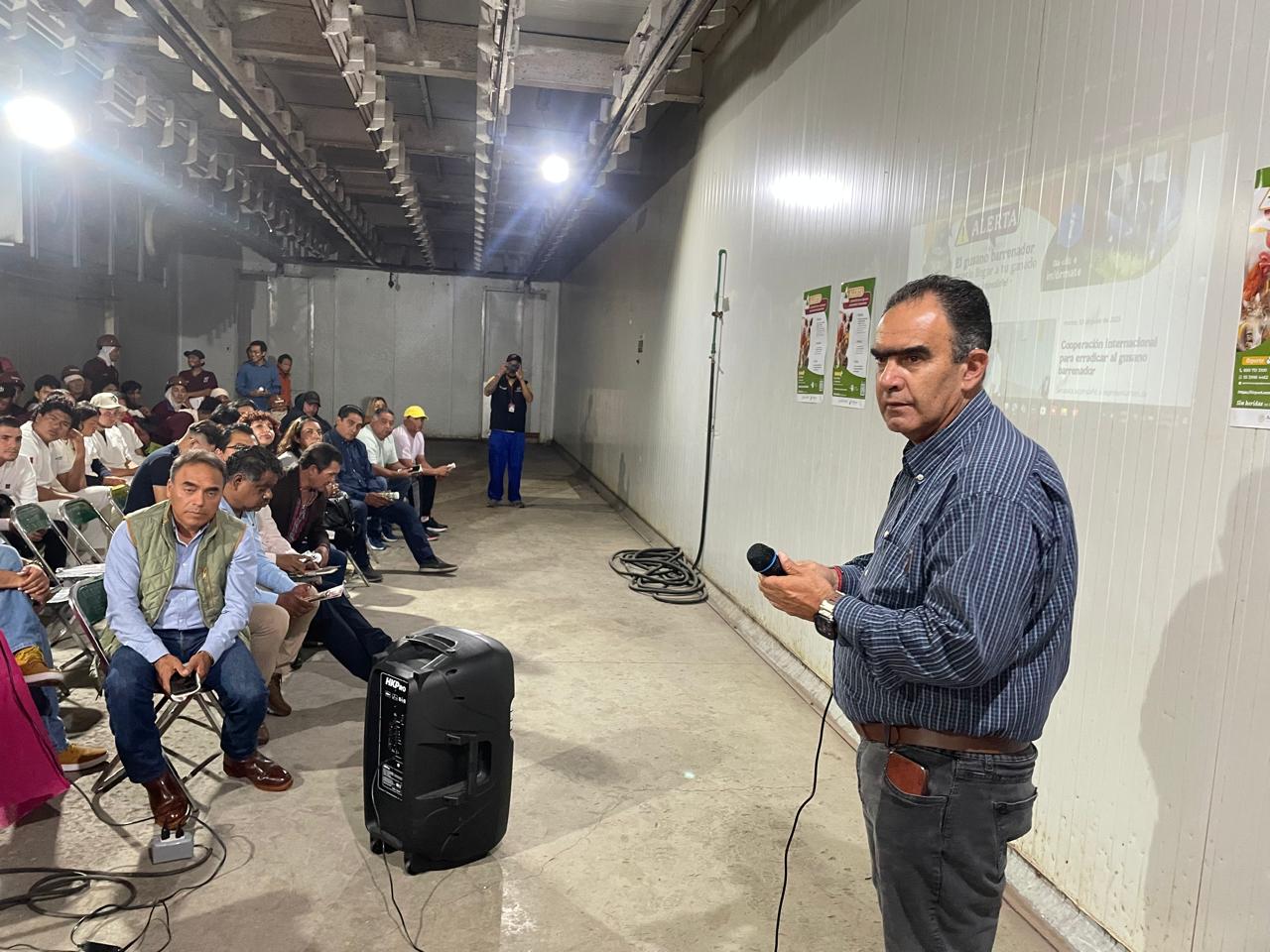 Capacitan en Puebla capital para prevenir propagación del gusano barrenador