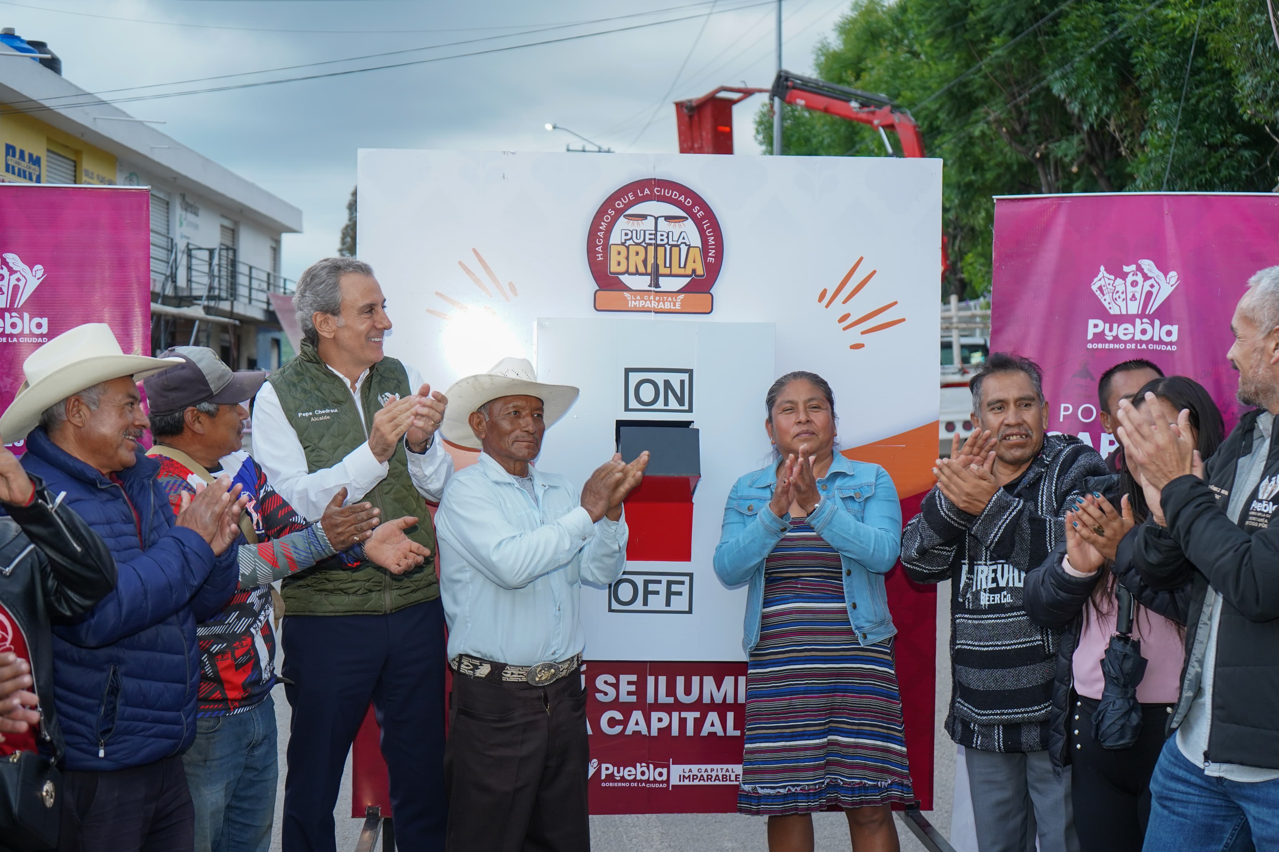 Puebla moderniza más de 11 mil luminarias con Puebla Brilla