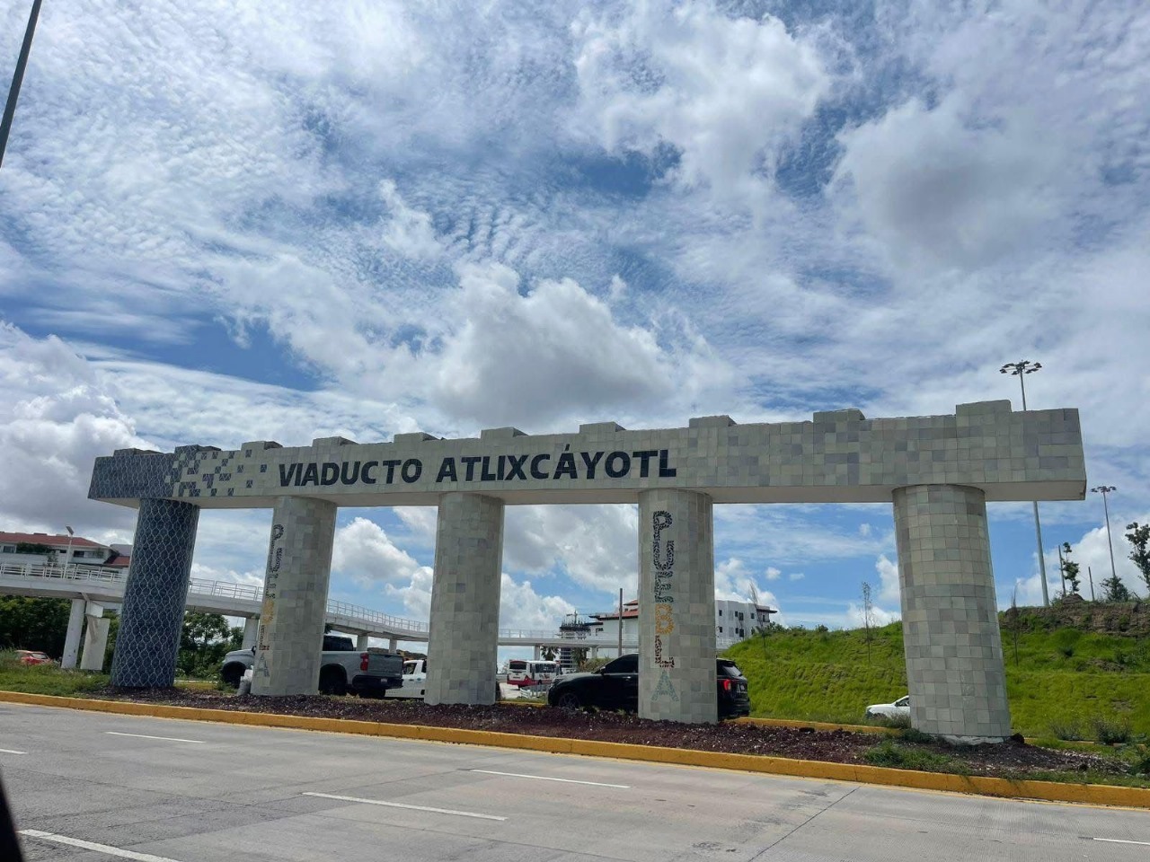 Concluye restauración de pilares de Talavera en Atlixcáyotl