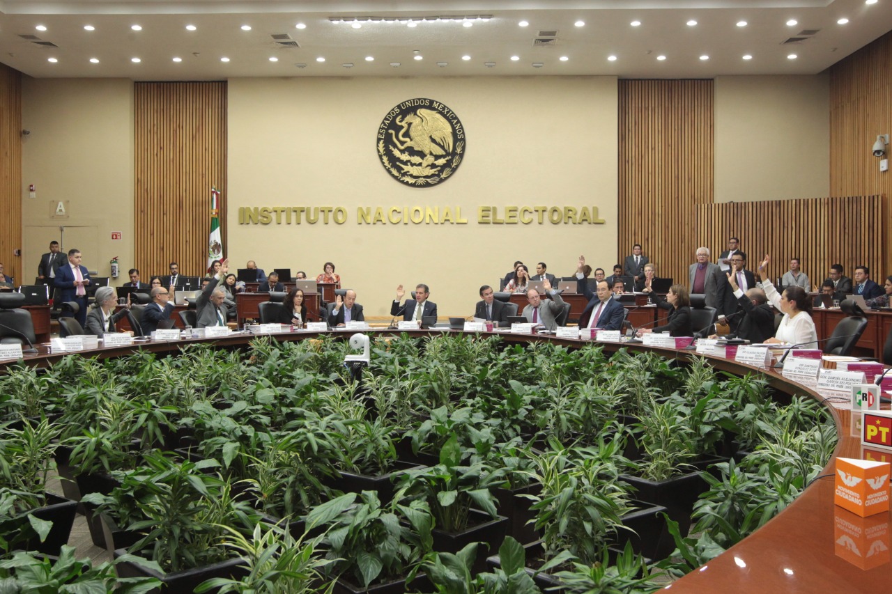 INE propondrá sanciones a 118 candidatos del Poder Judicial por uso de “acordeones” en campañas