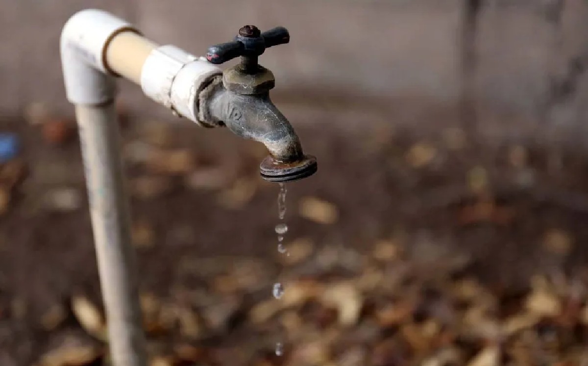 Vecinos de Bosques del Pilar denuncian baja presión de agua y sospechan acuerdo con piperos