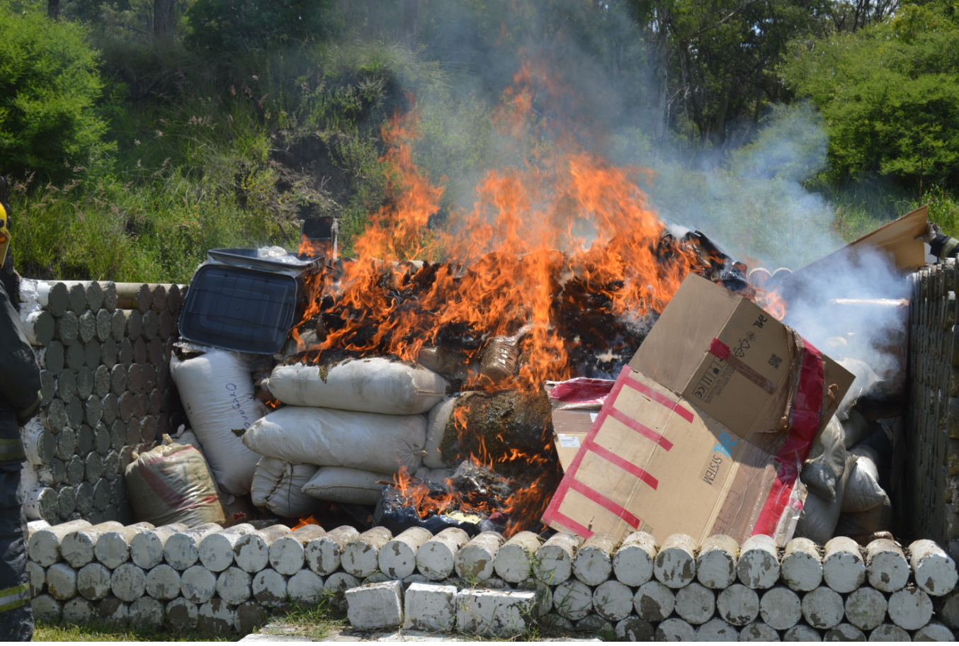 FGR destruye más de 182 kilos de droga y 213 pastillas en Puebla