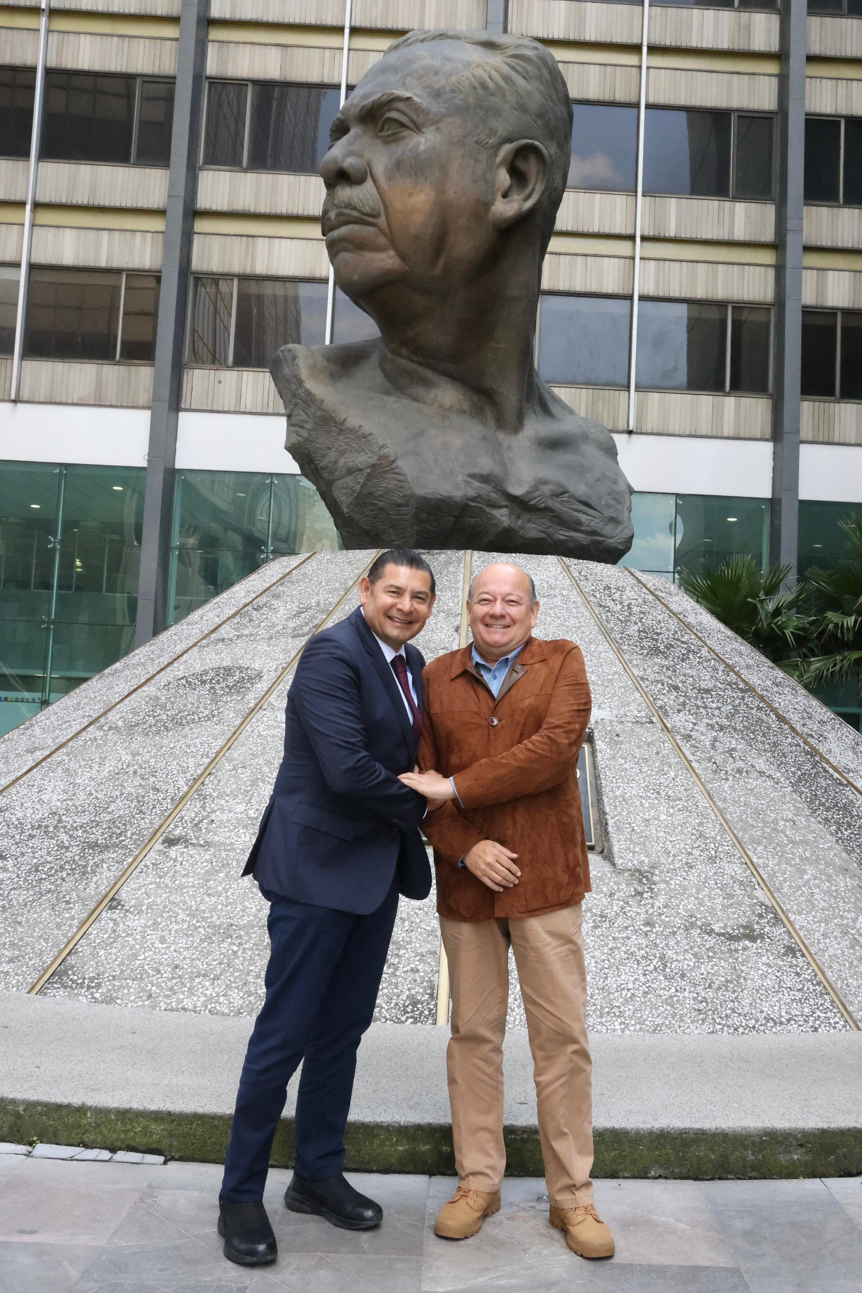 Puebla recibe histórico apoyo de PEMEX para obras