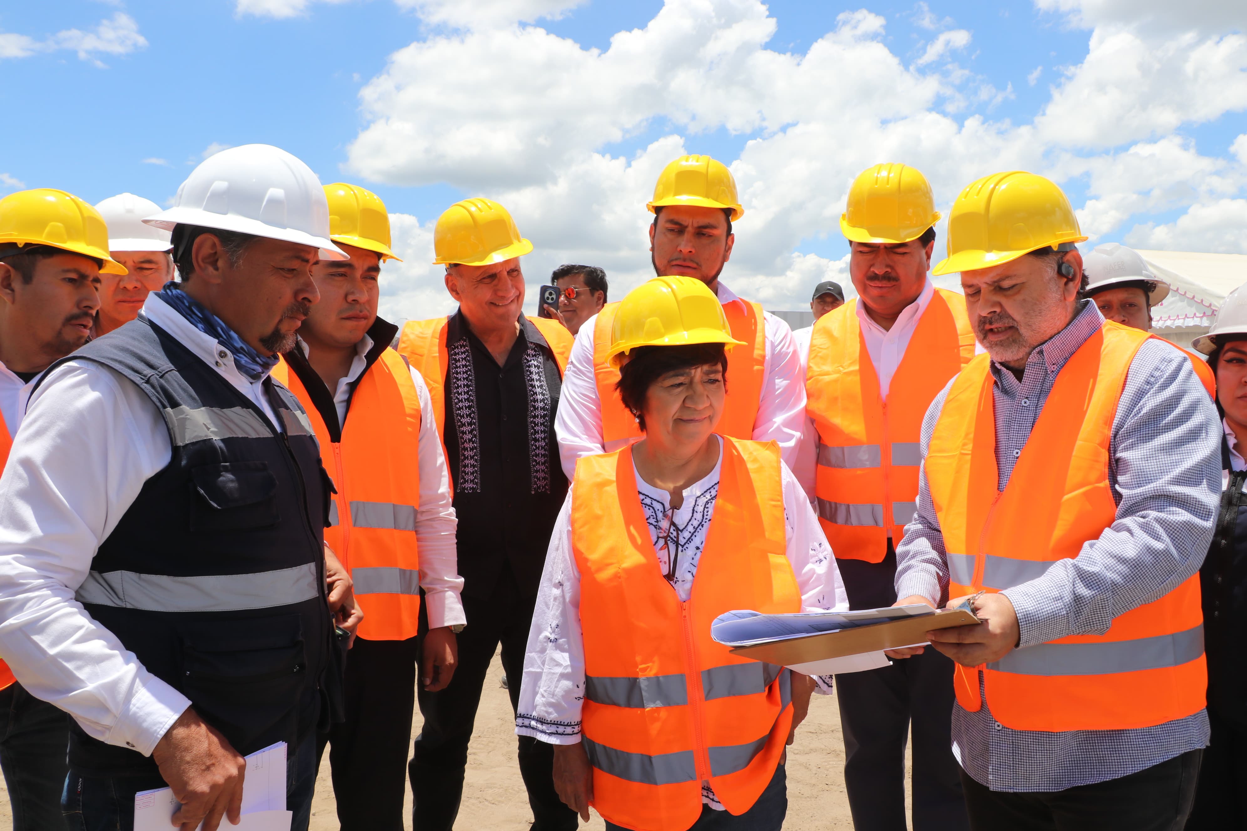 SEDATU y Gobierno de Puebla supervisan módulo de vivienda; en enero 2026 se entregará primera etapa