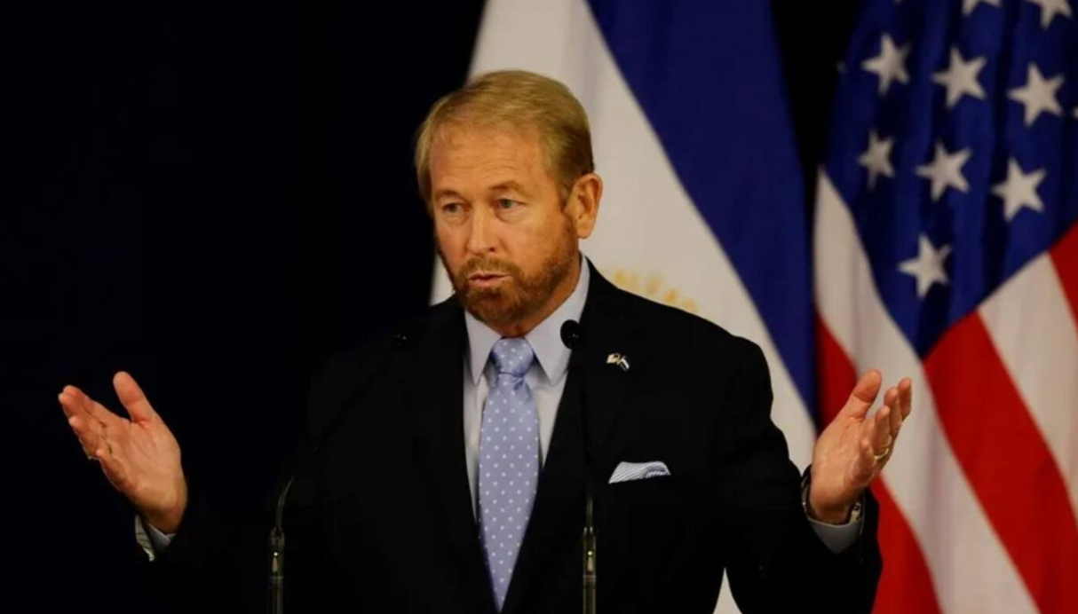 Embajador de Estados Unidos destaca baja en decomisos de fentanilo y cooperación con México.