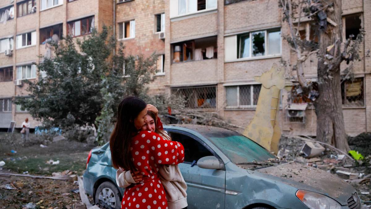 Ataques rusos en Kyiv dejan 21 muertos y dañan edificios de la Unión Europea