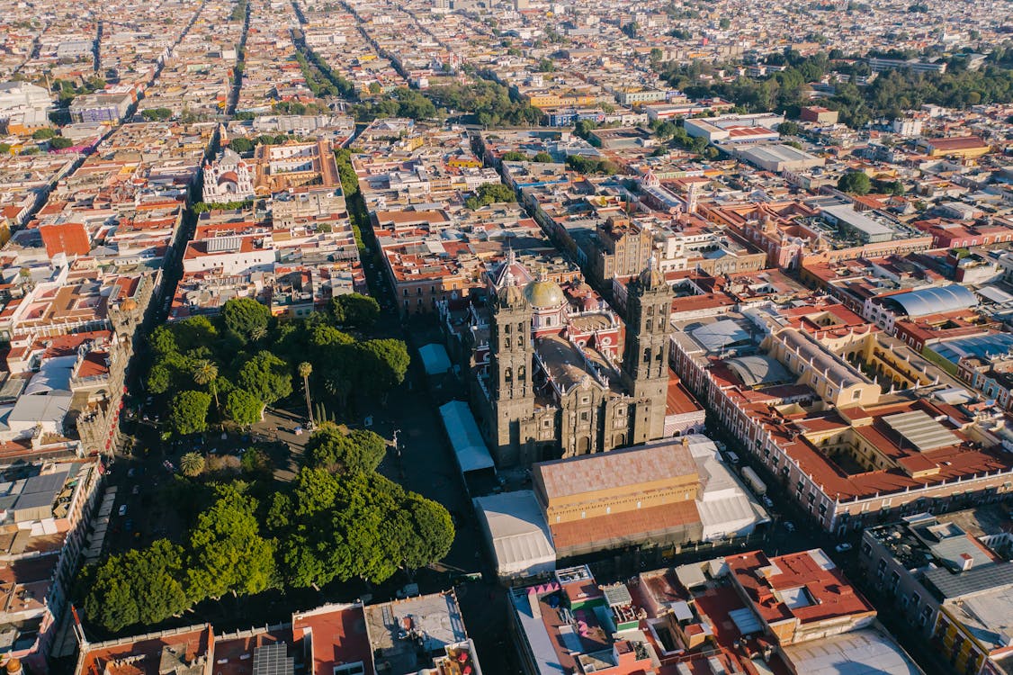 Sheinbaum pide estudios de movilidad antes de construir cablebús en Puebla