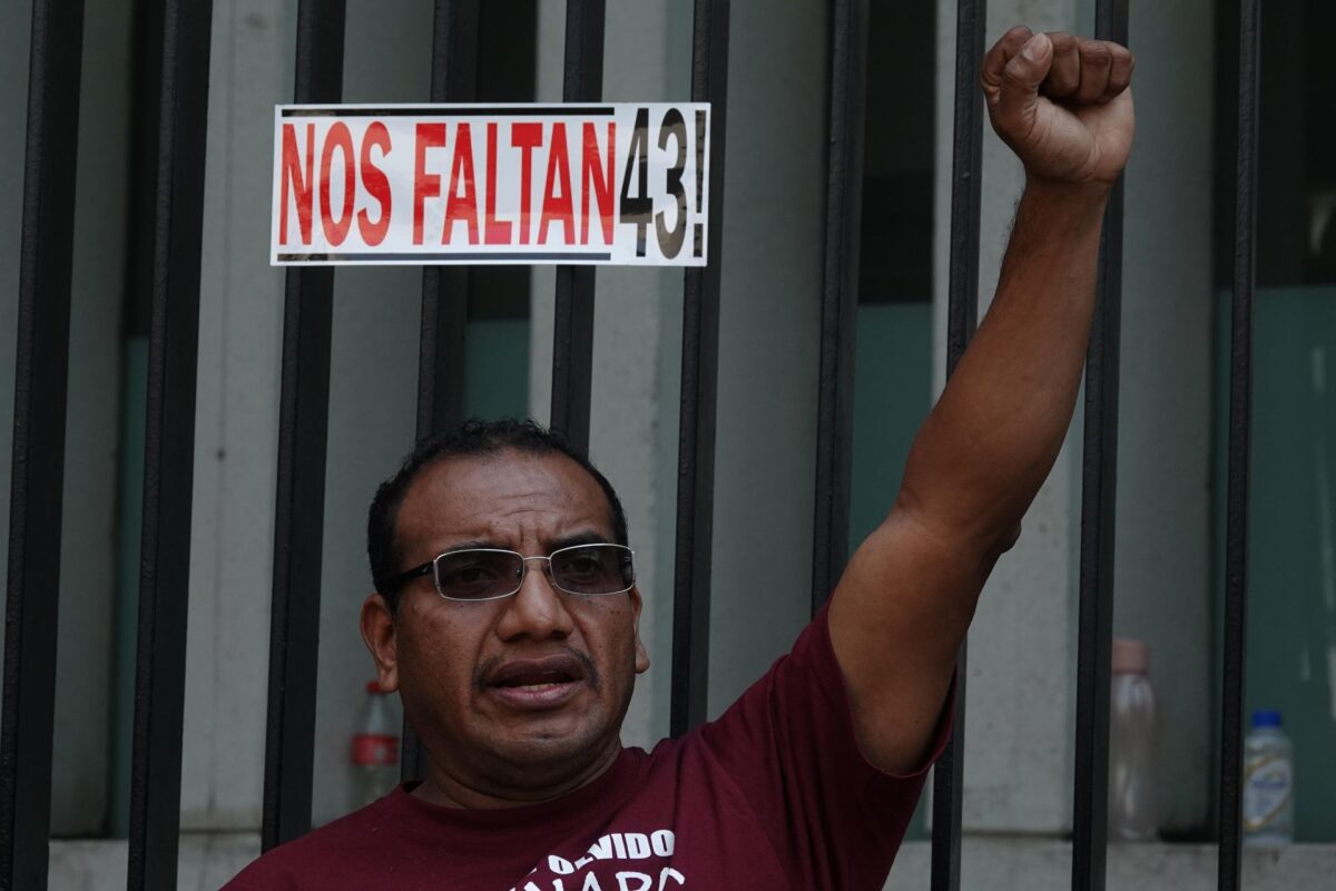 Vidulfo Rosales deja representación de los 43 de Ayotzinapa; analiza colaborar en la SCJN
