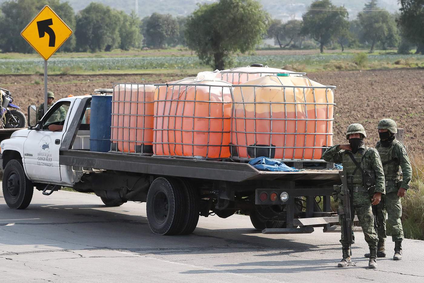 Vicealmirante detenido por huachicol; es sobrino político del ex titular de Semar