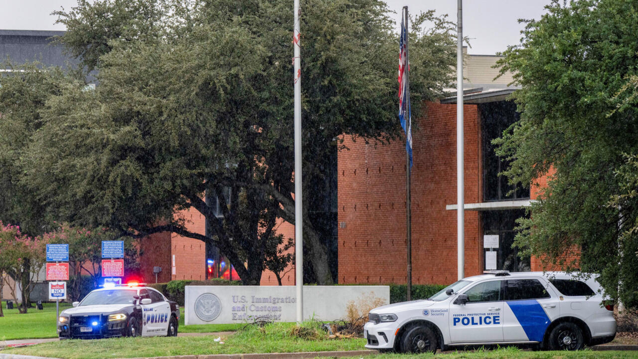 Mexicano herido en ataque contra oficinas de ICE en Dallas; FBI investiga motivo ideológico