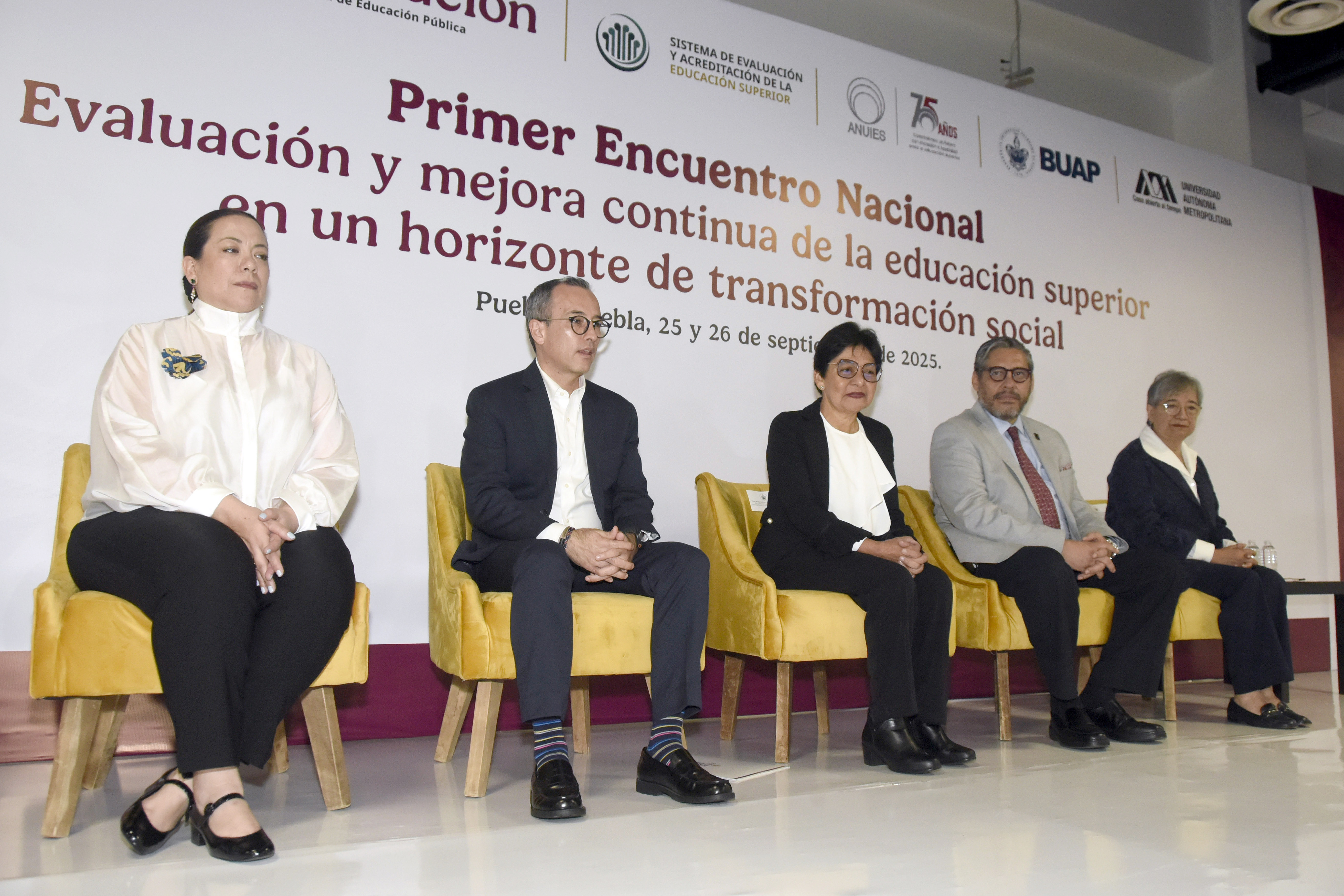 BUAP impulsa encuentro nacional sobre educación superior