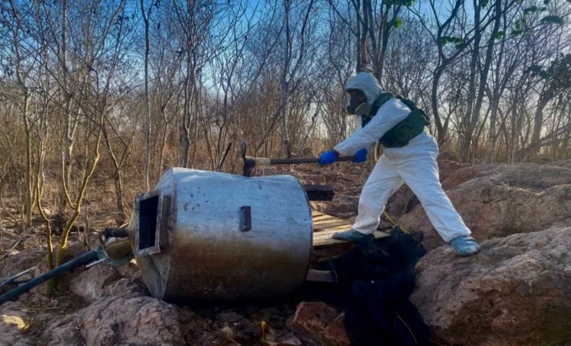 Ejército destruye 12 centros químicos para la elaboración de droga en Sinaloa