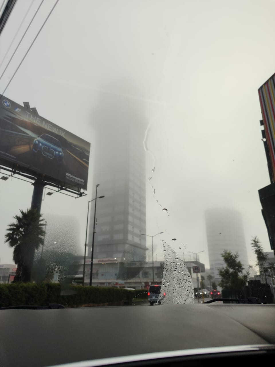 Puebla amanece cubierta por una densa neblina