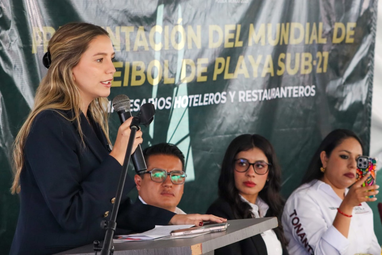 \"Tonantzin Fernández presentó a restauranteros y hoteleros el Mundial de Voleibol de Playa Sub 21 en San Pedro Cholula \"
