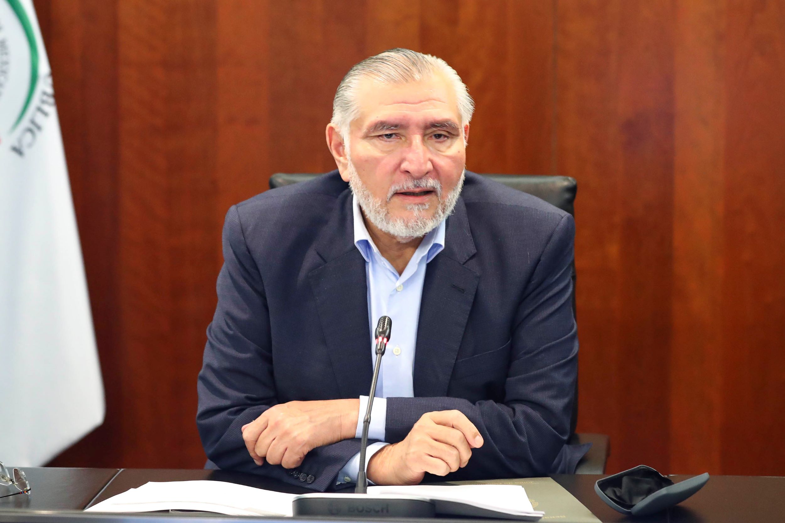 Adán Augusto López niega conflicto de interés por servicios a empresa; afirma que no era funcionario