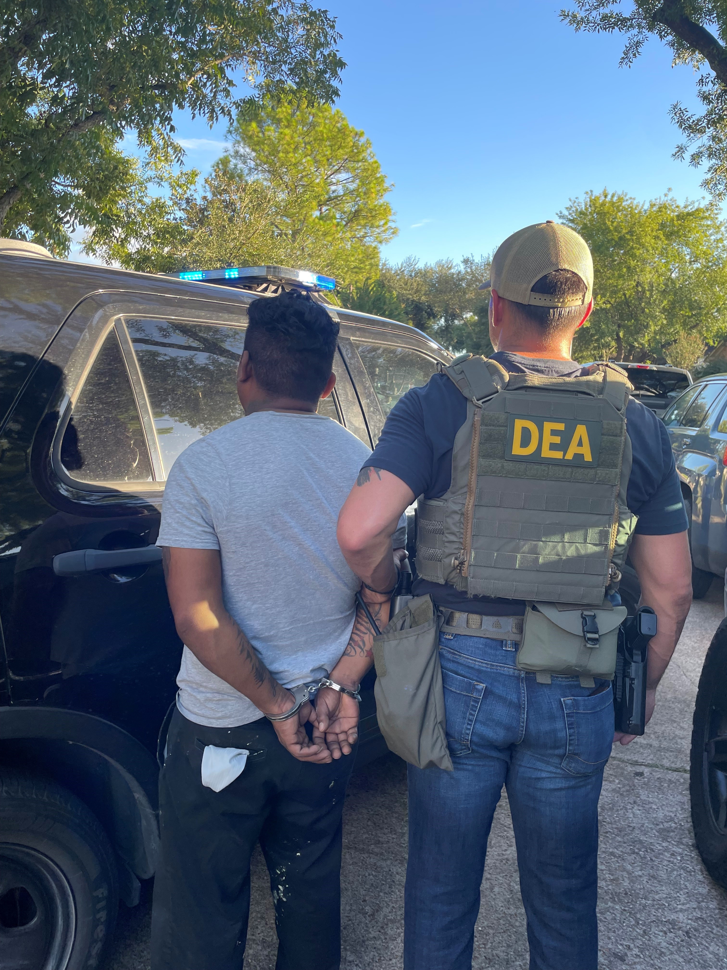 DEA anuncia 670 arrestos y millonarios decomisos contra redes ligadas al CJNG