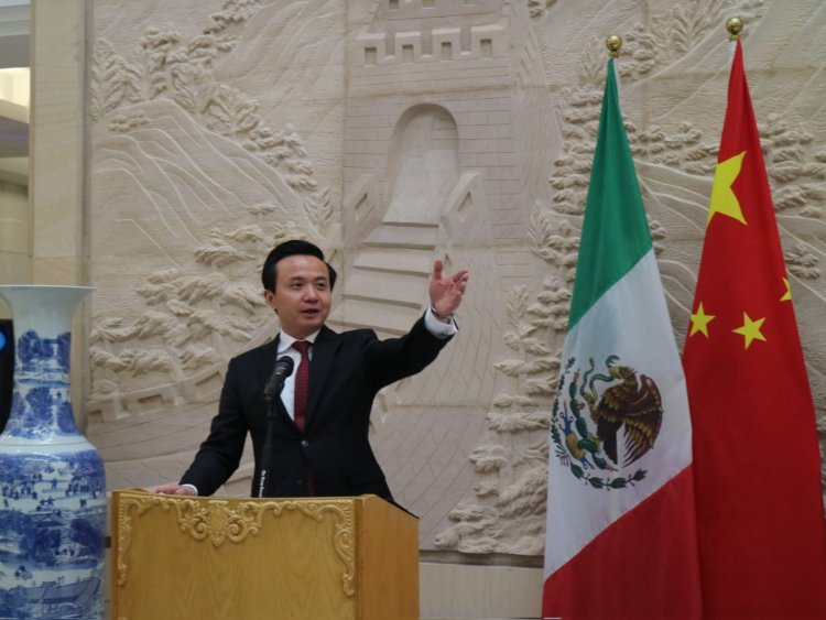 China responde a México: pide prudencia ante posible arancel del 50% a autos