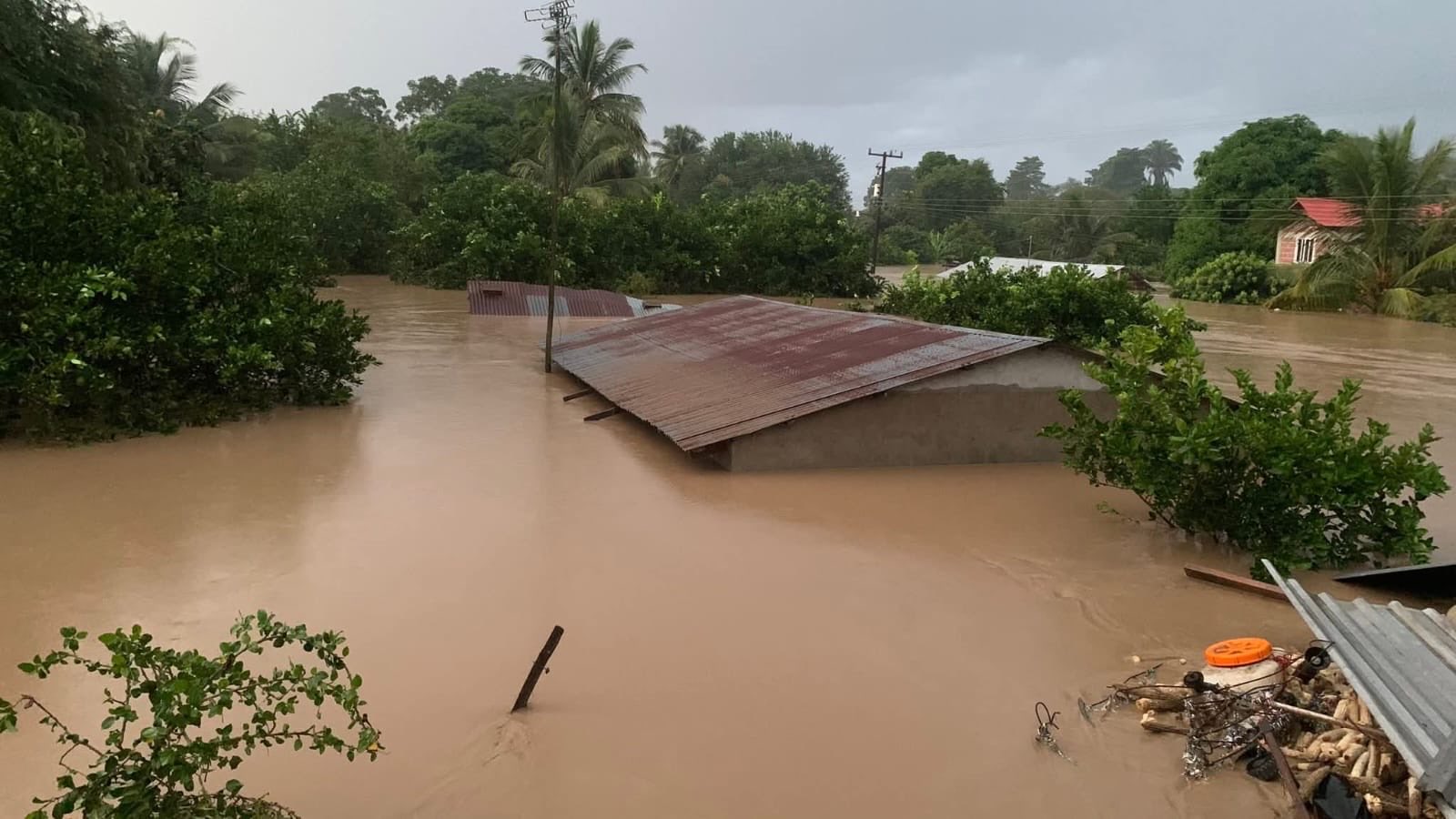 Sierra Norte de Puebla sigue en emergencia: dos municipios continúan aislados y suman 15 muertos por lluvias