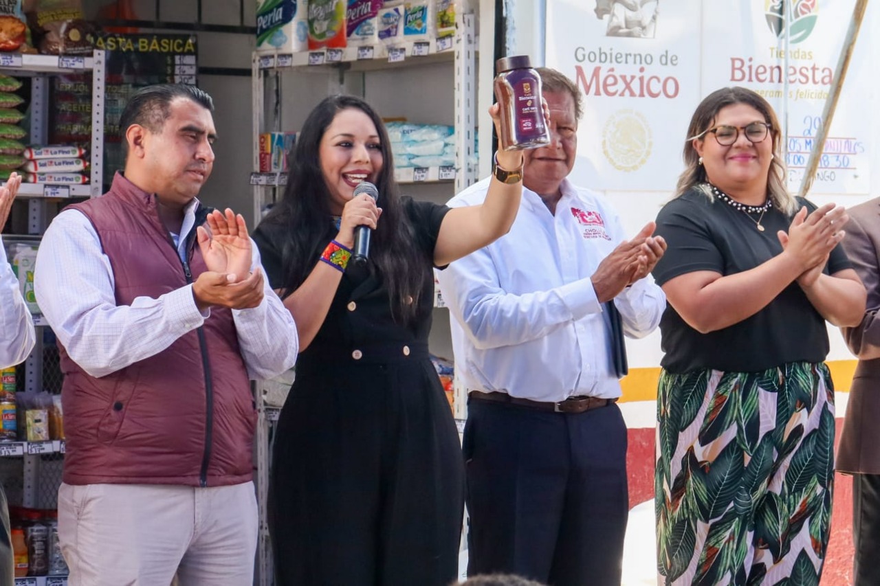 Tonantzin Fernández inaugura la primera Tienda Bienestar en San Pedro Cholula