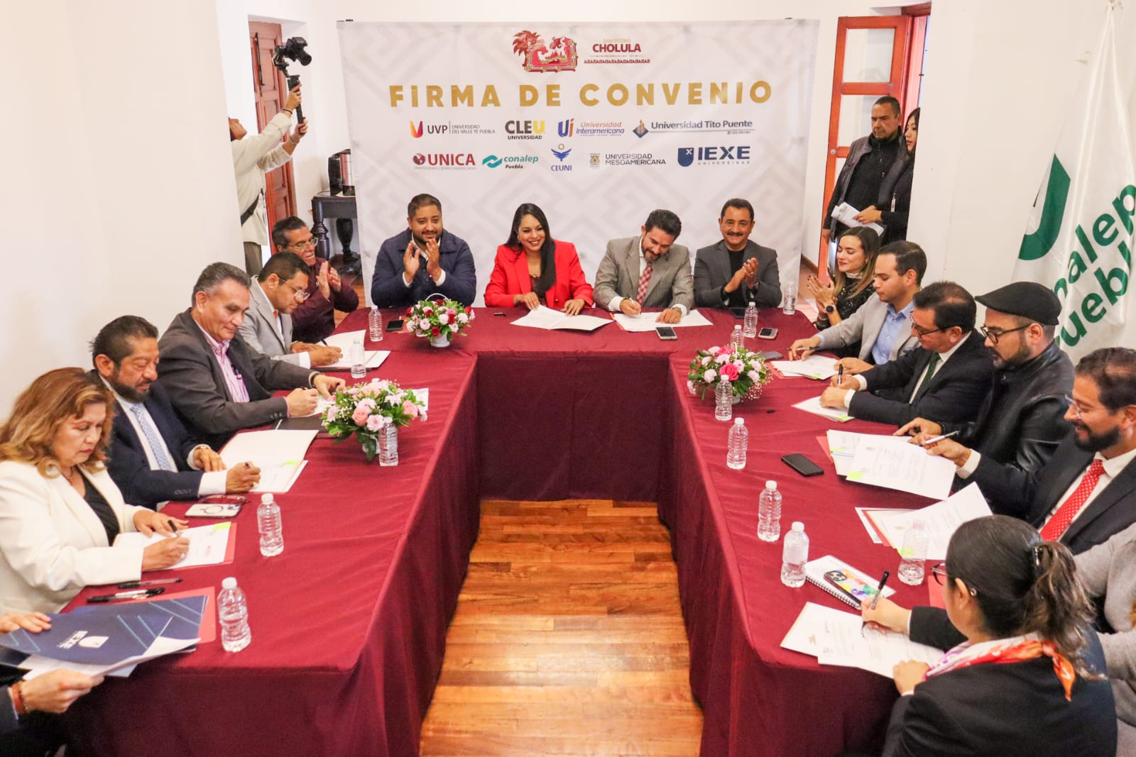 Tonantzin Fernández impulsa acuerdos con universidades para fortalecer la formación de jóvenes en Cholula