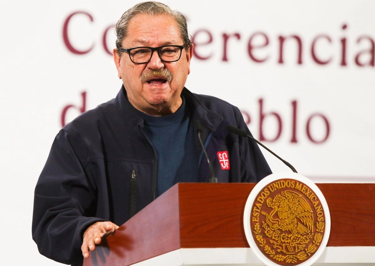 Senadores reprueban comentario misógino de Paco Ignacio Taibo II