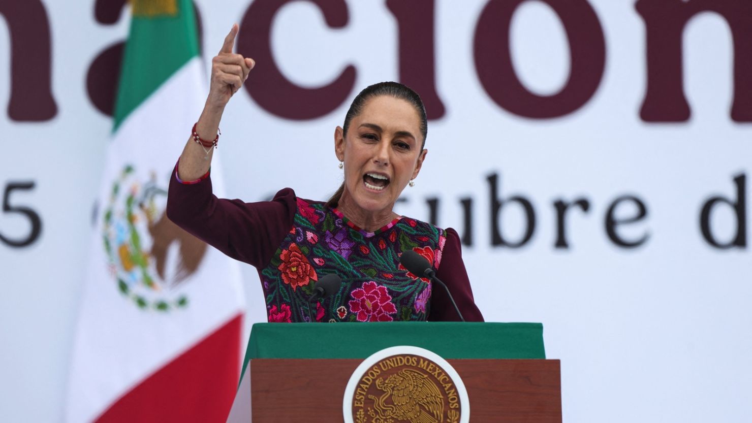 Sheinbaum presume rescate del río Atoyac y reducción del 45% en homicidios en Puebla durante mensaje en el Zócalo CDMX