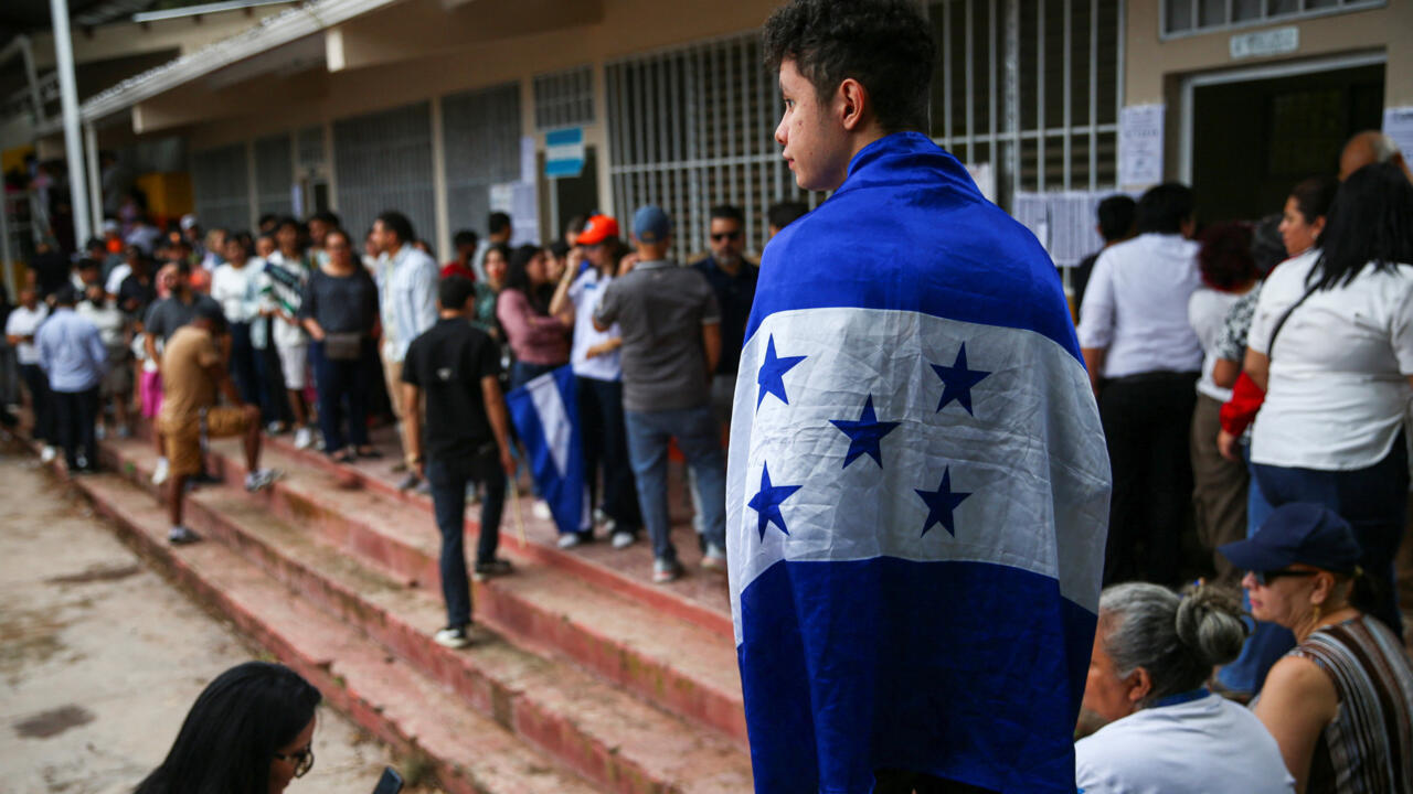 Honduras vota entre acusaciones de fraude, tensiones políticas y apoyo de Trump a candidato conservador