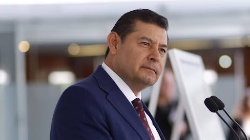 Armenta ordena auditorías a concesiones de basura y agua por fallas en el servicio en Puebla
