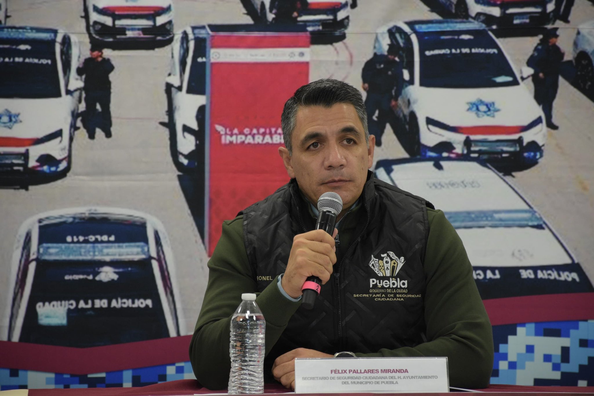 Suspenden a policía de Puebla tras atacar con arma de fuego a su esposa e hijos; FGE investiga intento de homicidio