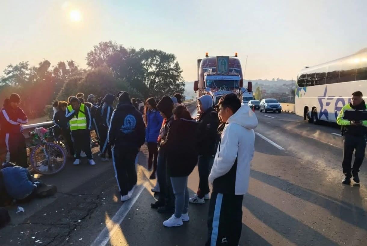 Muere peregrino atropellado en la México-Puebla; conductor huyó del lugar