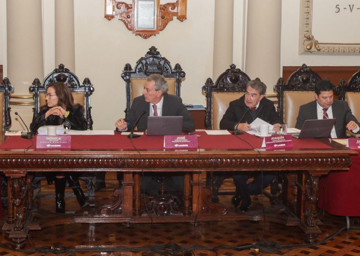 Cabildo de Puebla aprueba ajustes internos y avala uso de espacios públicos para 2026