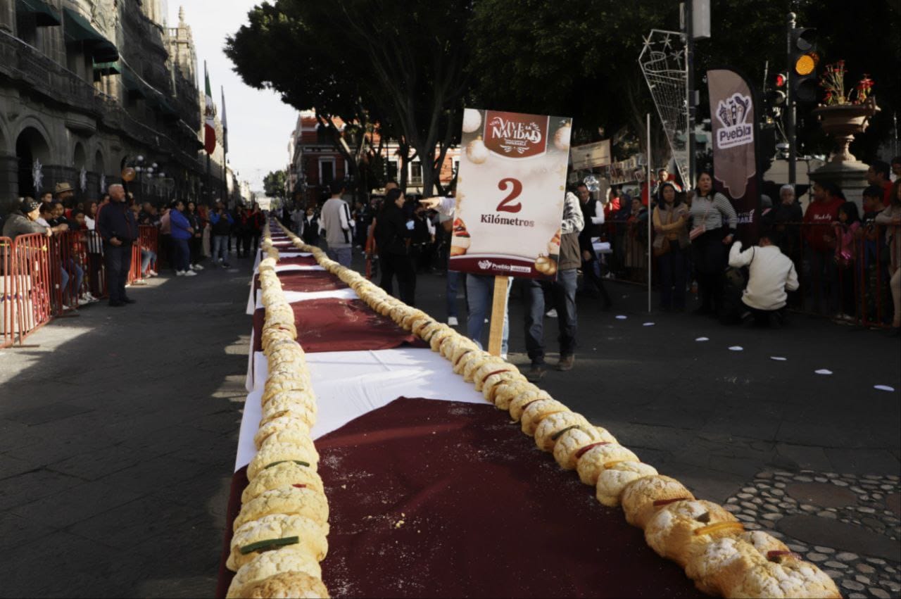 Puebla buscará récord Guinness con rosca de Reyes monumental de seis kilómetros en el Zócalo