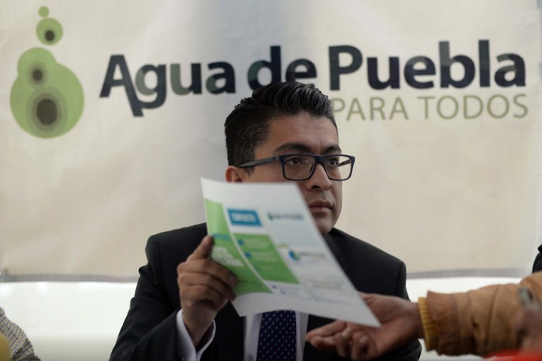 Gobierno de Puebla evalúa adquirir acciones de Agua de Puebla ante fallas en el servicio