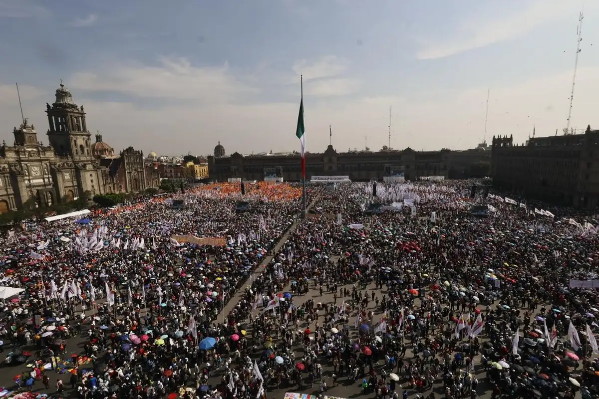 Sheinbaum celebra 7 años de la “4T” en el Zócalo destacando logros