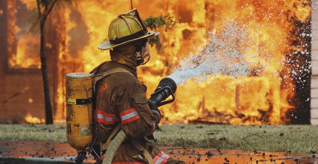Bomberos de CDMX impulsan reforma a normas de gas y electricidad para reducir incendios en viviendas