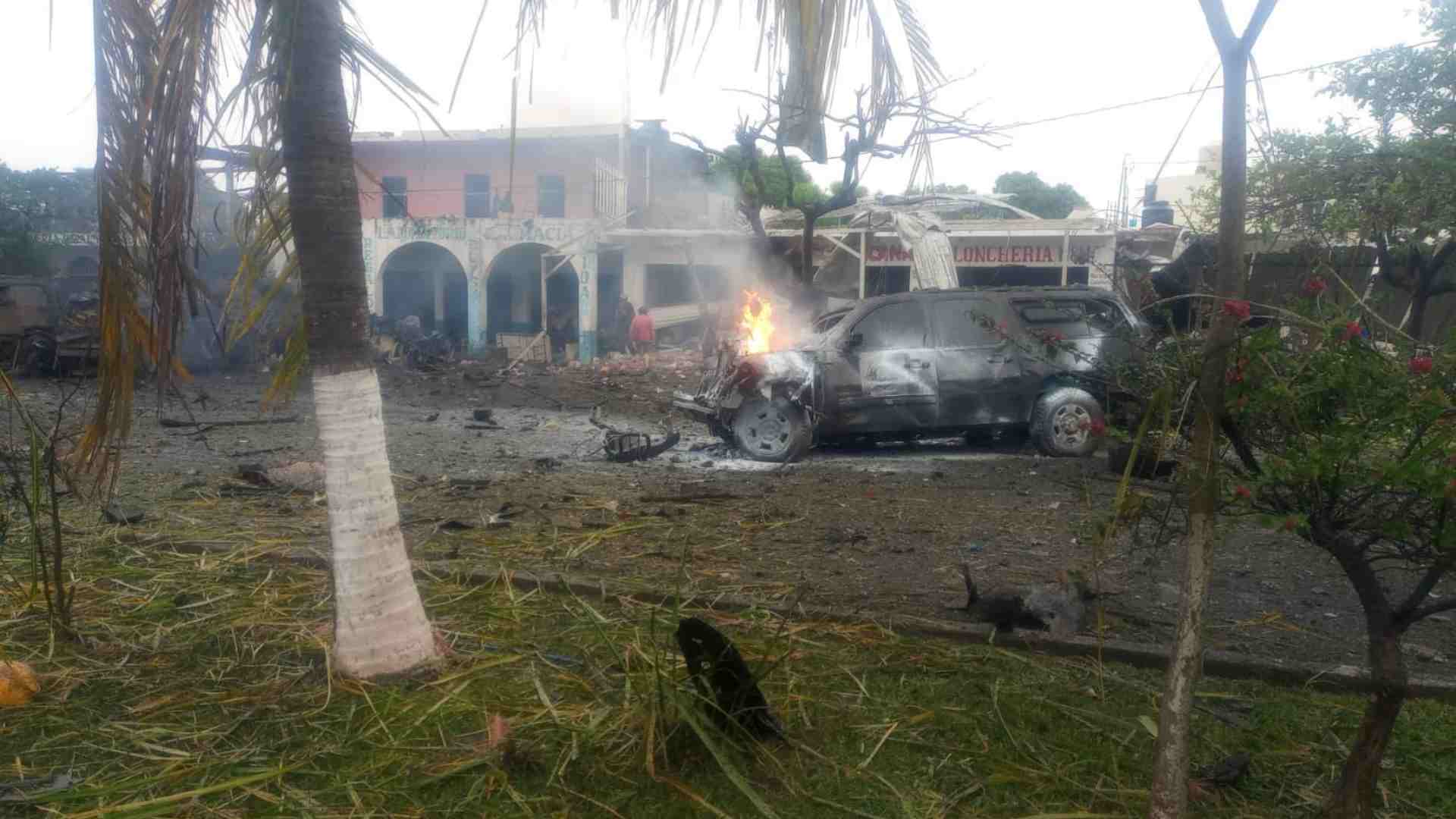 Explosión de coche bomba en Coahuayana deja al menos tres muertos y siete heridos; Gobierno activa protocolo de emergencia