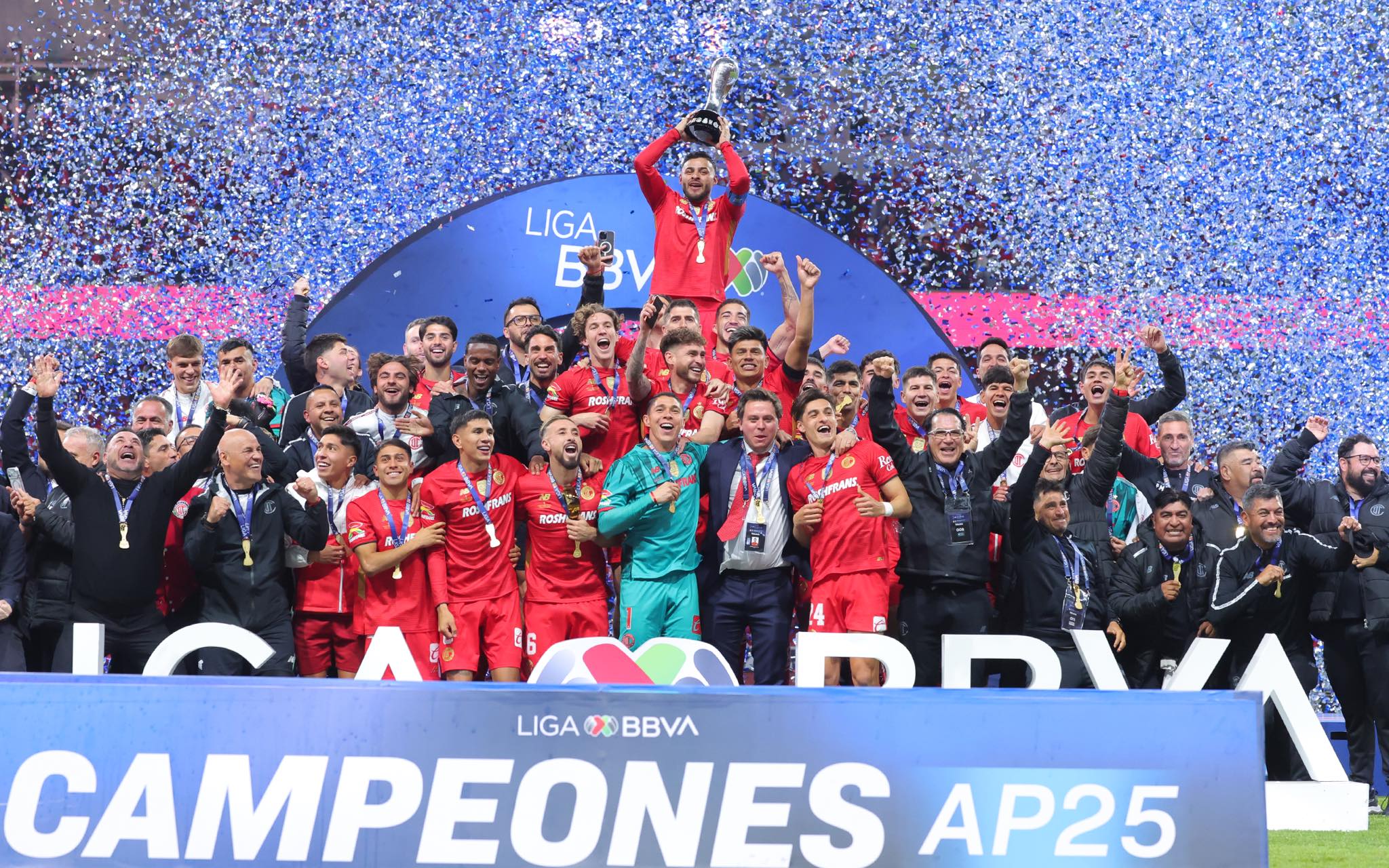 Toluca vence a Tigres en penales y se corona bicampeón del Apertura 2025 de la Liga MX