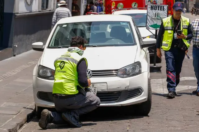 Descartan corrupción de supervisores en parquímetros; señalan a franeleros