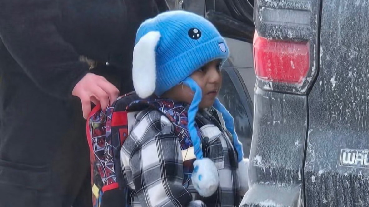 ICE detiene a cuatro menores en Minnesota; un niño de cinco años fue trasladado a un centro en Texas