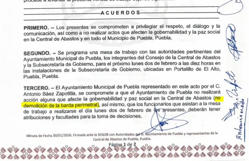 Se frena demolición de barda en la Central de Abasto tras protesta y se acuerda diálogo con autoridades